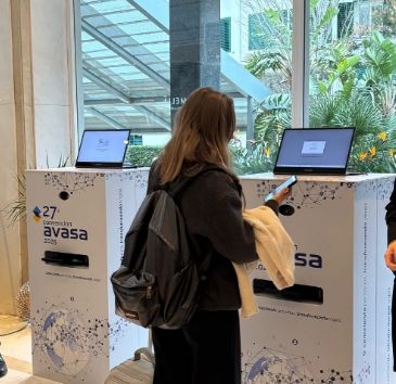 Totems autoacreditación para congresos